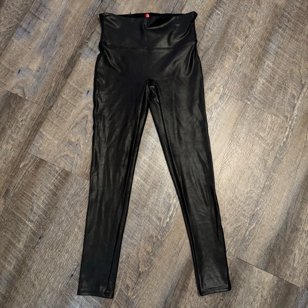 SPANX Faux Leather Leggings Black Petite Medium High Rise Pull On Shaping